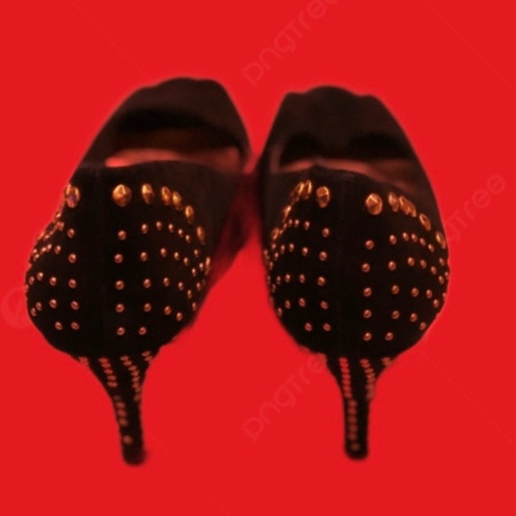 Black & Sexy Riveted Peep Toe Pumps - Picture 4 of 16